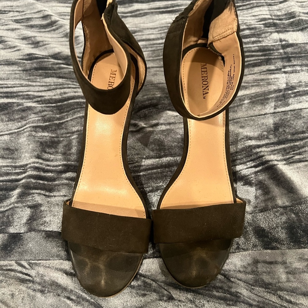 Merano  Brown Ankle Strap Heels Size 10